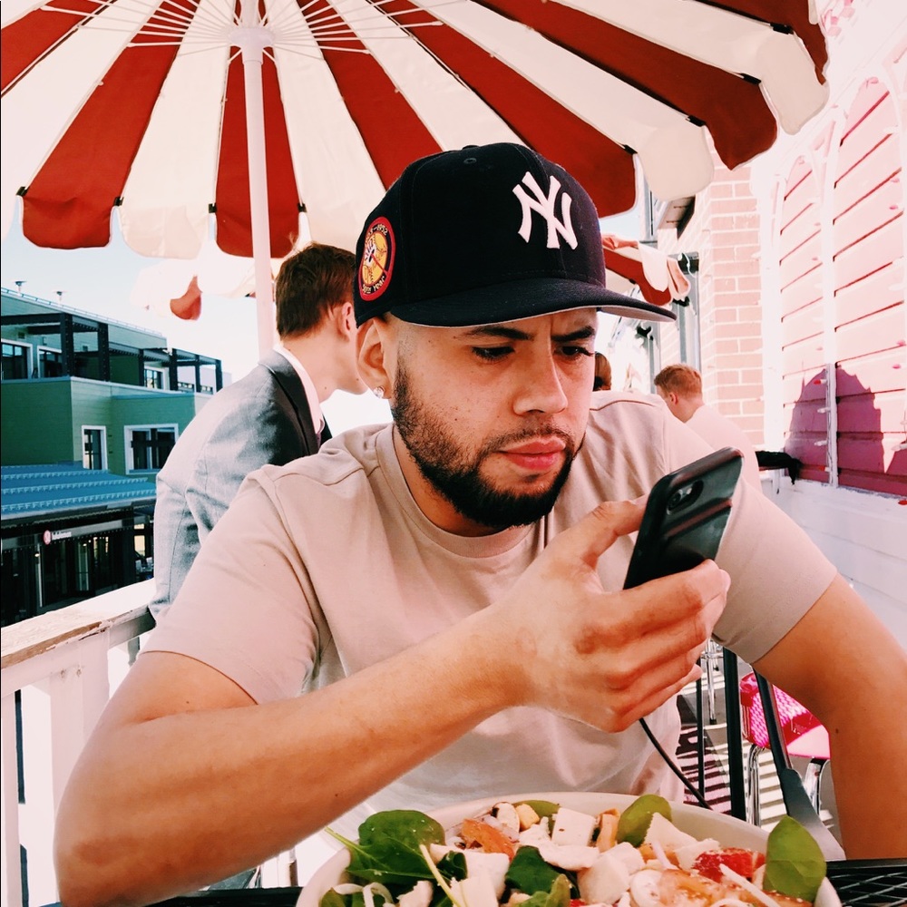 Meet your Posher, Cesar